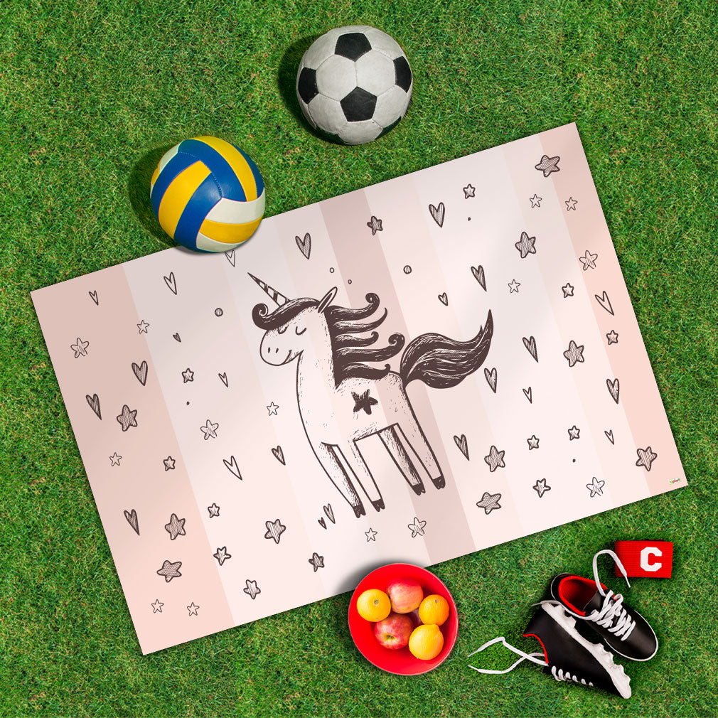 Spielplane Einhorn gezeichnet – wetterfest und abwischbar für drinnen und draußen – Ansicht 2